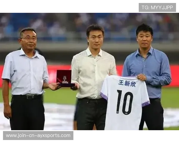 俱乐部推出赛季回顾纪念册供球迷收藏 俱乐部推出赛季回顾纪念册供球迷收藏