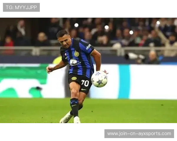 国米桑切斯精准吊射成全场最惊艳画面