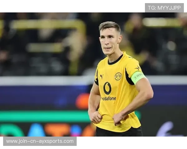 多特借助快速传切找到空间,施洛特贝克拦截及时