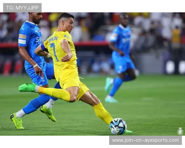 C罗冷静挑射破门，利雅得胜利轻松拿下三分