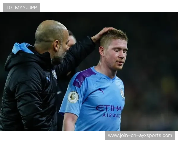 曼城传球演示课：教练强调中场“一脚到位”的价值观