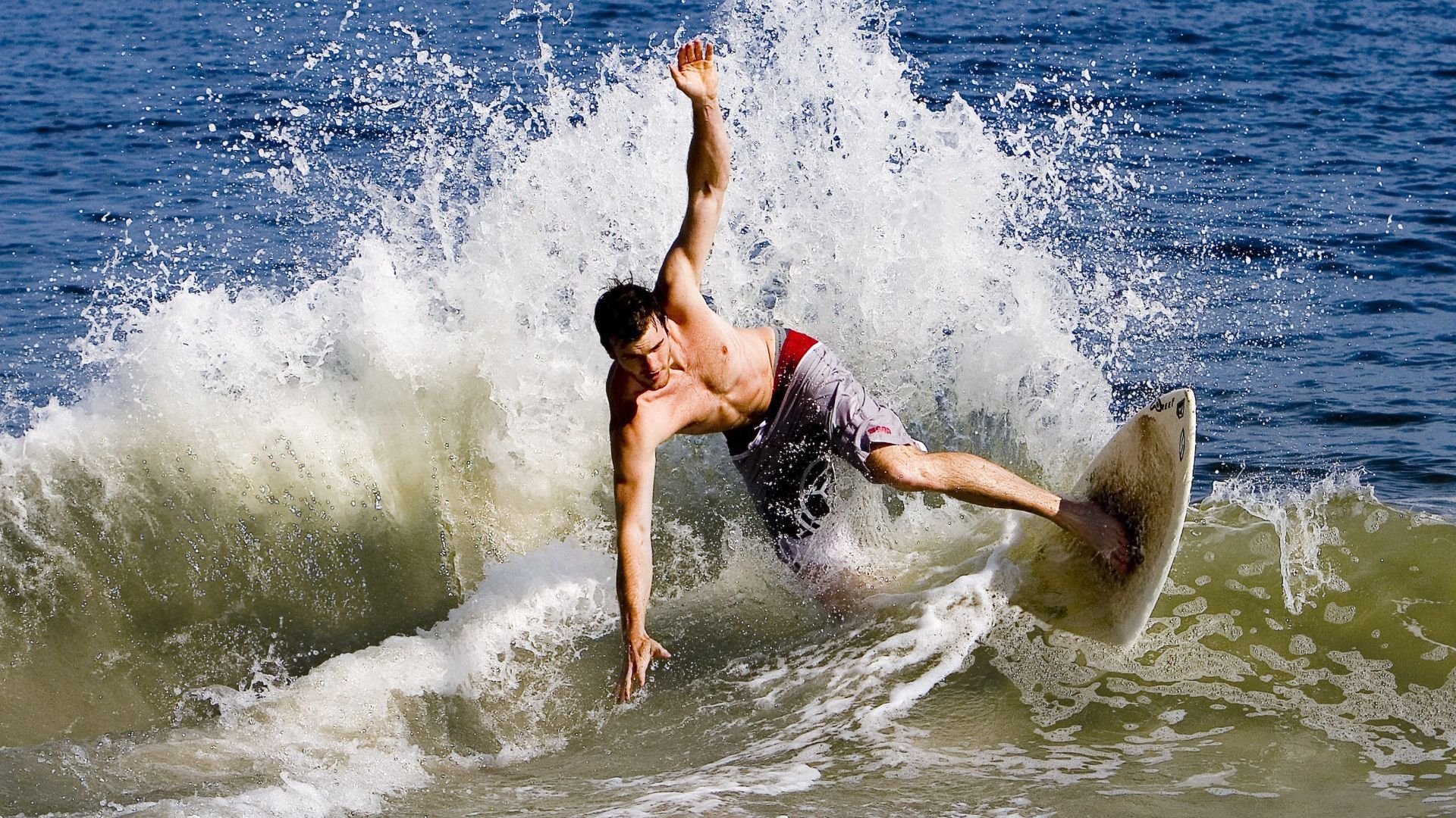 _绿色能源滑板：环保出行的新潮流_，绿色能源简笔画